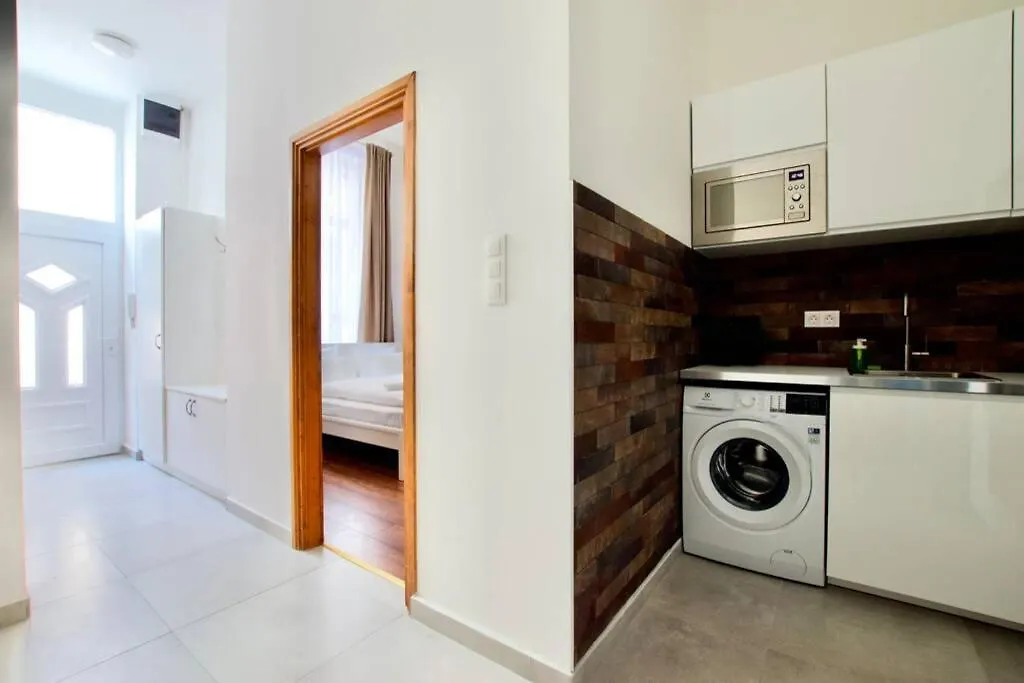 Premium Apartment By Hi5 - Central 3 Bedroom Budapest