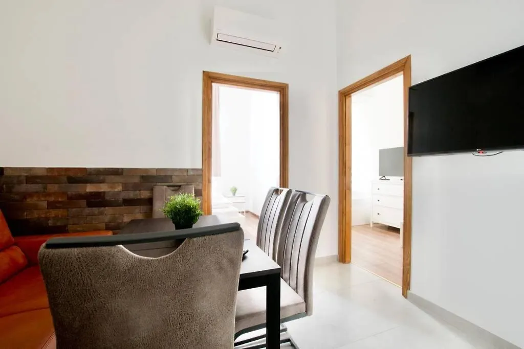 Premium Apartment By Hi5 - Central 3 Bedroom Budapest Hungary