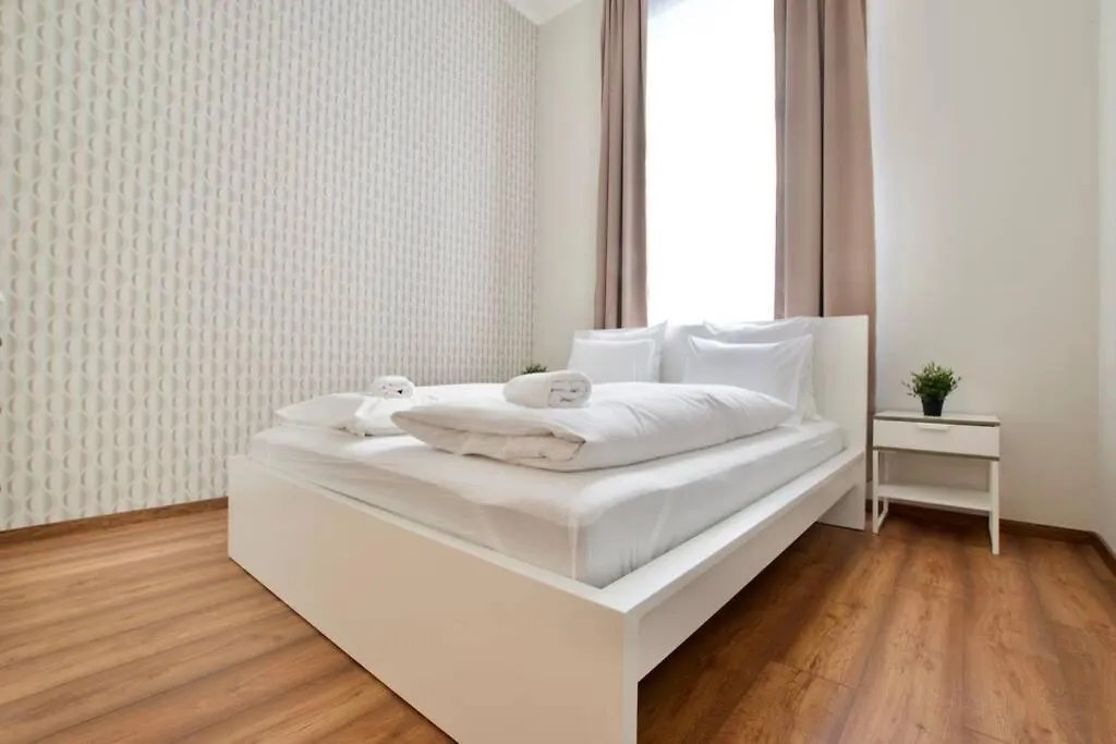 Premium Apartment By Hi5 - Central 3 Bedroom Budapest