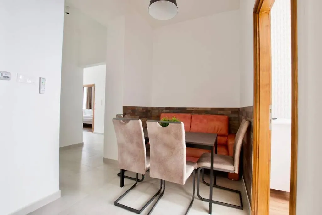 Premium Apartment By Hi5 - Central 3 Bedroom Βουδαπέστη