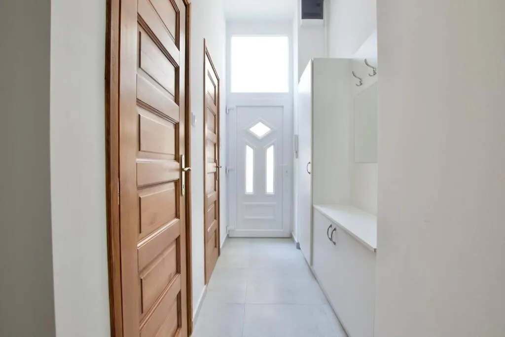 Premium Apartment By Hi5 - Central 3 Bedroom Βουδαπέστη