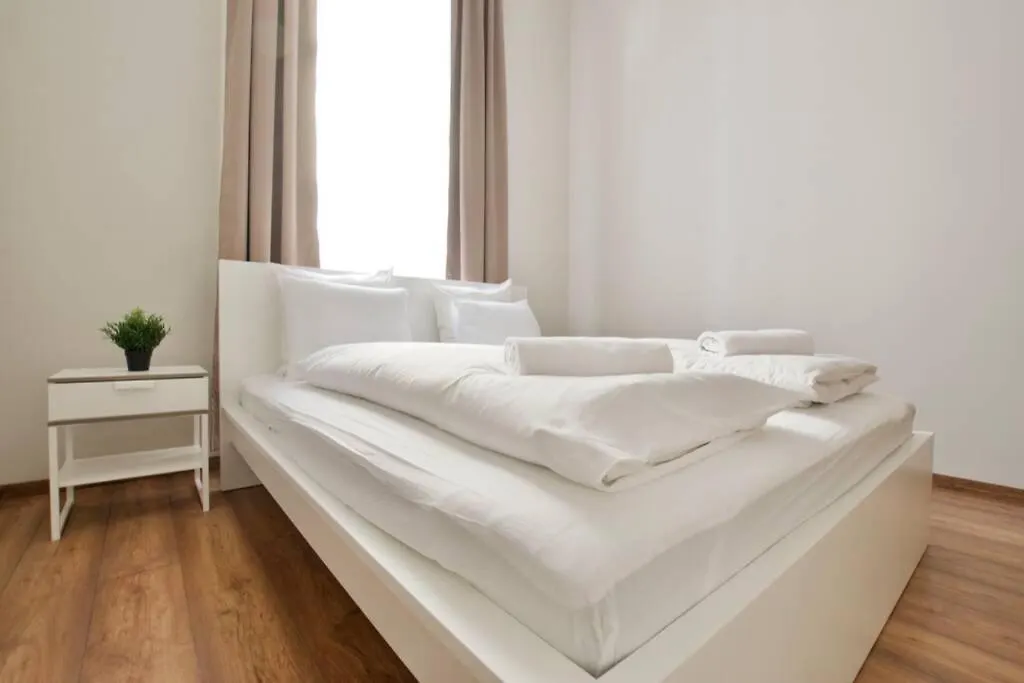 Premium Apartment By Hi5 - Central 3 Bedroom Βουδαπέστη